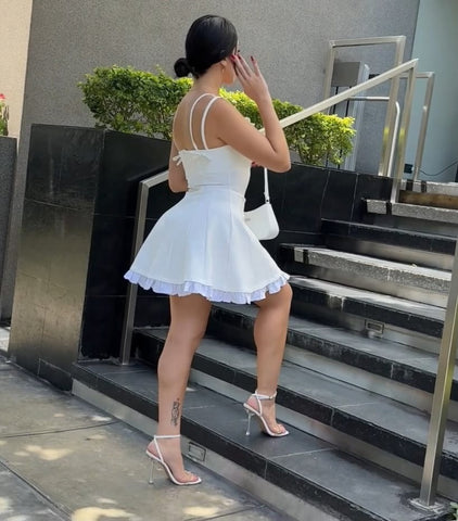 Image of Vestido corto de tela loma con hombros descubiertos, vestidos casuales