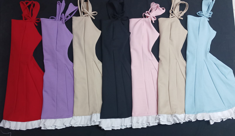 Image of Vestido corto de tela loma con hombros descubiertos, vestidos casuales