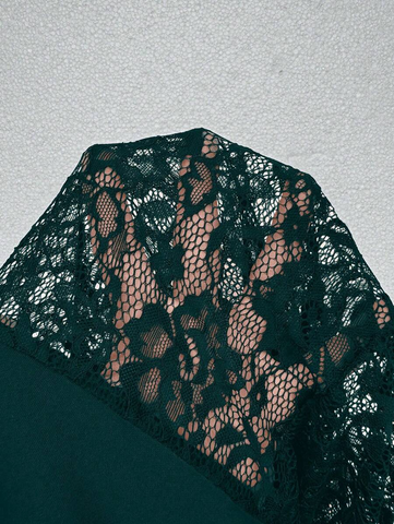 Image of Vestido elegante de manga larga con cuello cuadrado de encaje con contraste para mujer